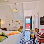 Palazzo Pascal - Amalfi Coast Luxury Experience Scala