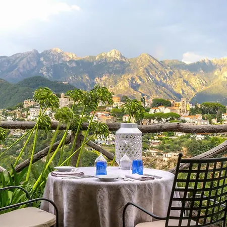 Palazzo Pascal - Amalfi Coast Luxury Experience Scala