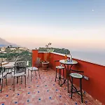 Palazzo Pascal - Amalfi Coast Luxury Experience Scala