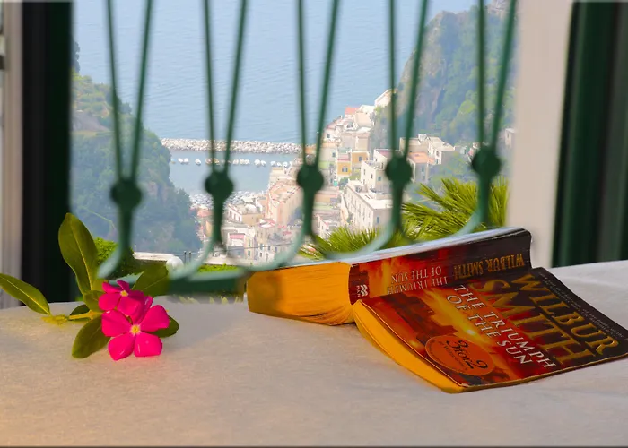 Palazzo Pascal Отель Скала